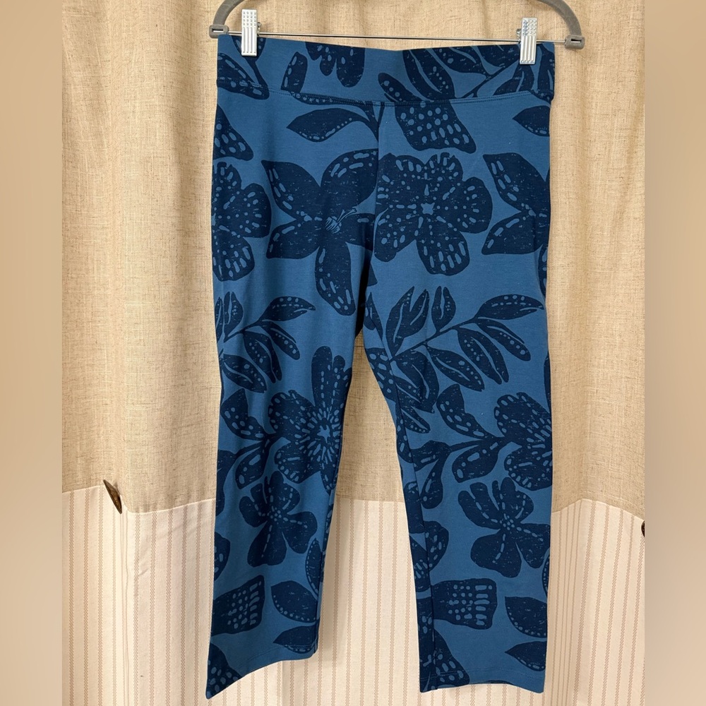3/$15 Sonoma Capri Leggings in Blue with Floral Design